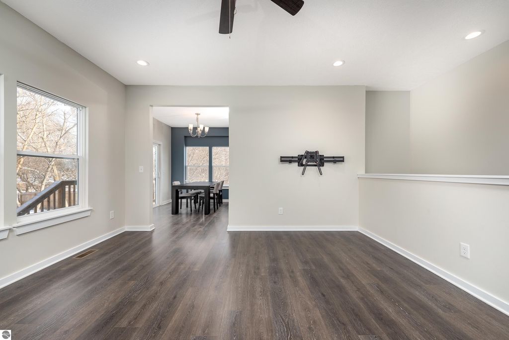 Image 8 of property listing at 258 Ruby Court, Alma, MI 48801