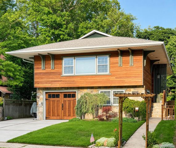 40 Ogston Terrace, Malverne, NY 11565
