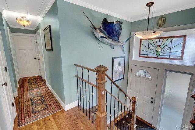 40 Ogston Terrace, Malverne, NY 11565