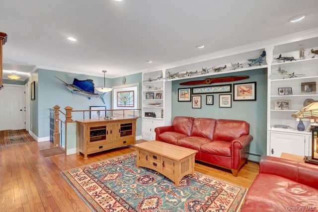 40 Ogston Terrace, Malverne, NY 11565