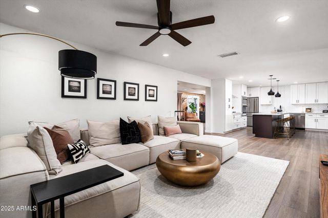 8341 E HUBBELL Street, Scottsdale, AZ 85257