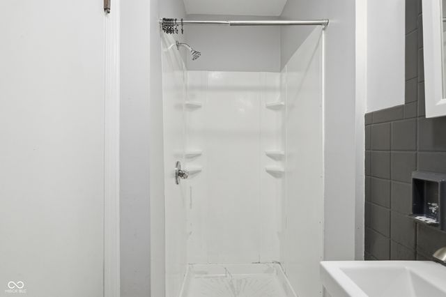 708 Washington Court, Anderson, IN 46011