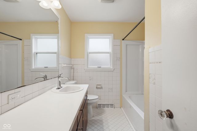 708 Washington Court, Anderson, IN 46011