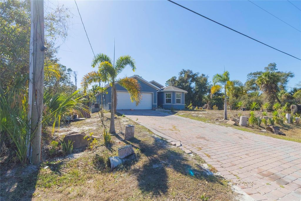 Image 2 of property listing at 1421 OREGON LANE, North Port, FL 34286