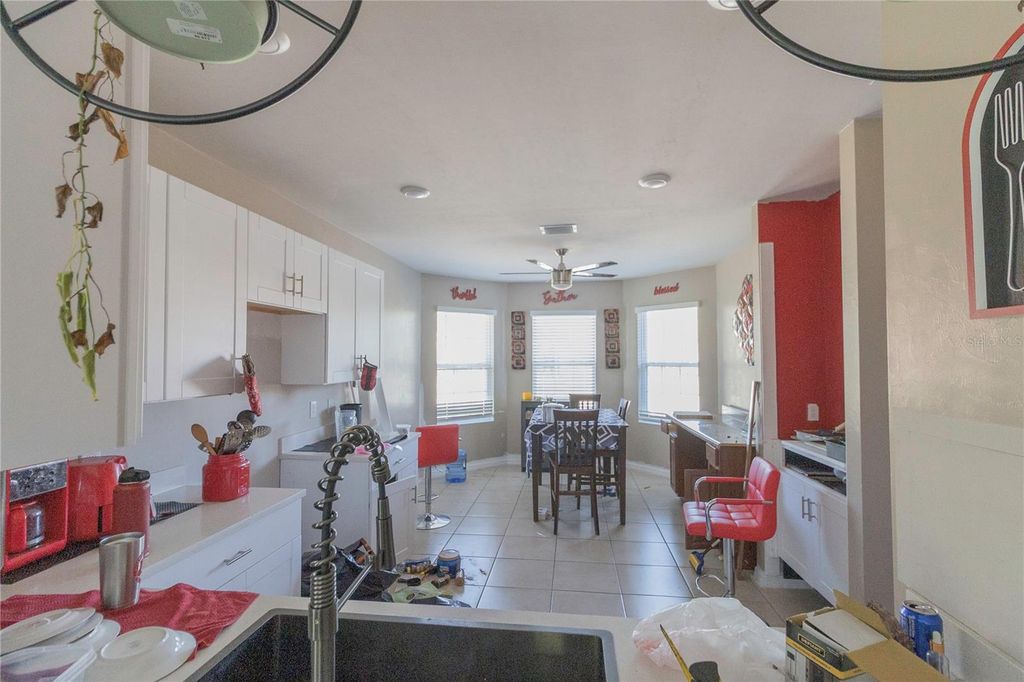 Image 14 of property listing at 1421 OREGON LANE, North Port, FL 34286