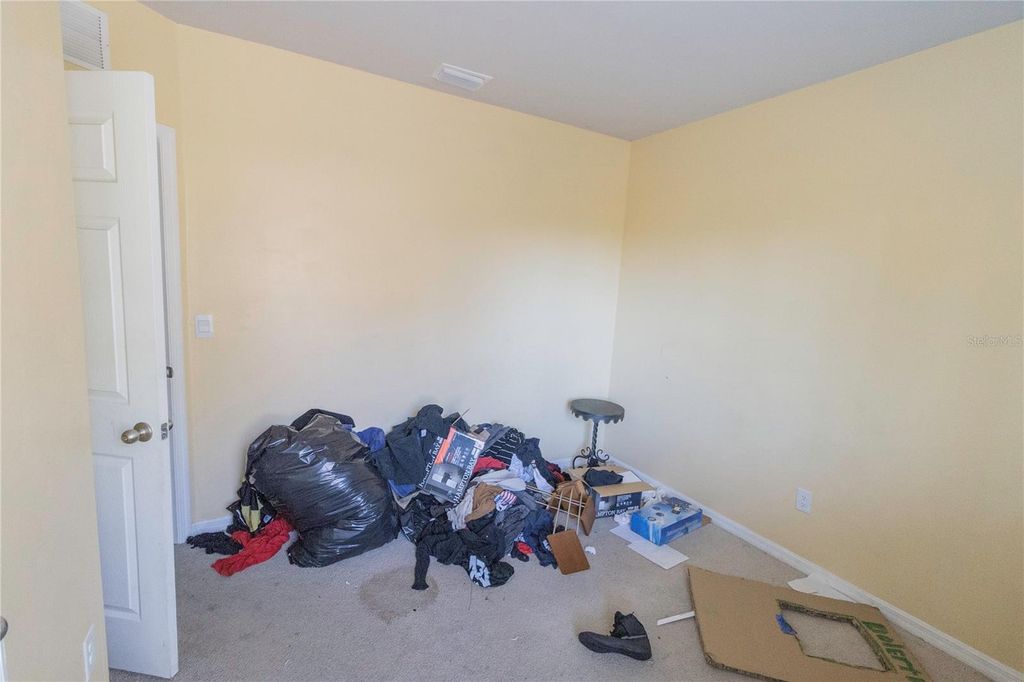 Image 16 of property listing at 1421 OREGON LANE, North Port, FL 34286