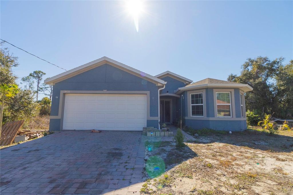 Image 3 of property listing at 1421 OREGON LANE, North Port, FL 34286