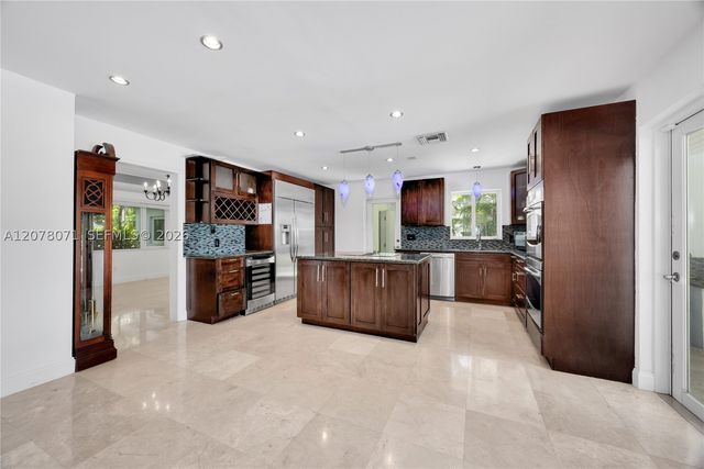 3709 Alhambra Ct, Coral Gables, FL 33134