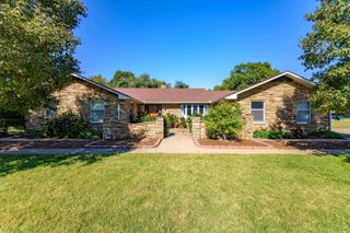 8020 W Hendryx Ave, Wichita, KS 67209
