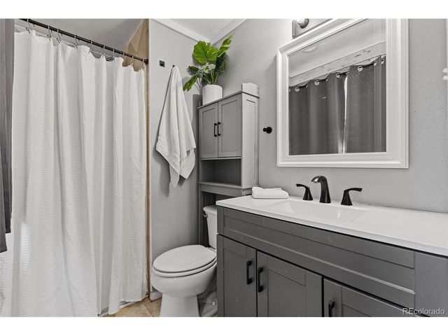 6807 Quay Ct, Arvada, CO 80003