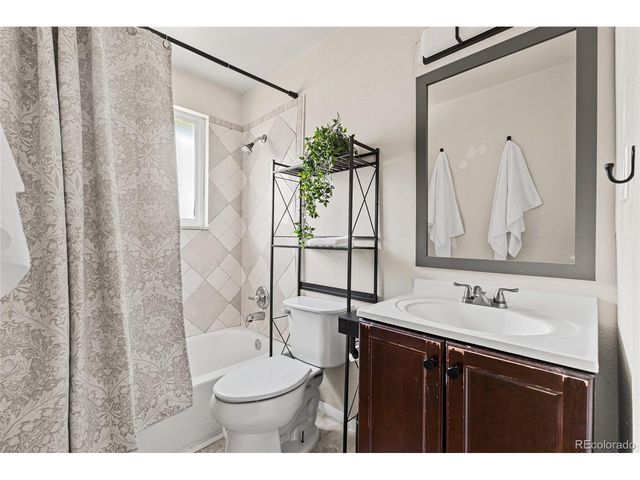 6807 Quay Ct, Arvada, CO 80003