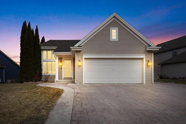 2529 Brittany LANE, East Troy, WI 53120