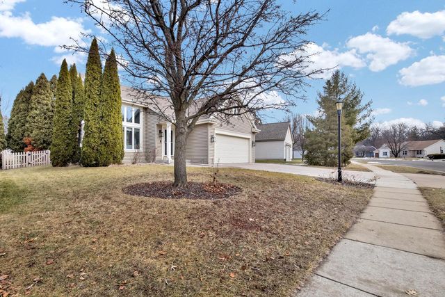 2529 Brittany LANE, East Troy, WI 53120