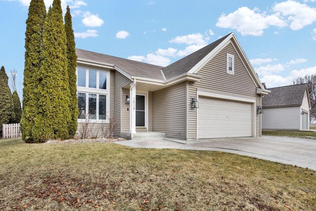 2529 Brittany LANE, East Troy, WI 53120