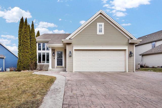 2529 Brittany LANE, East Troy, WI 53120