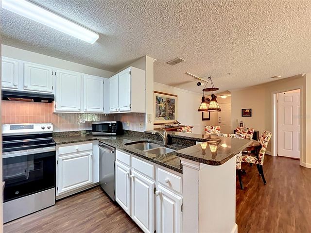 1909 SUMMER CLUB DRIVE 301, Oviedo, FL 32765