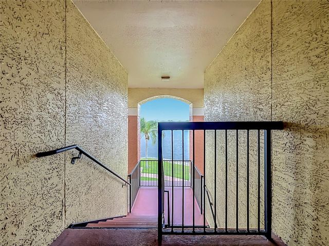 1909 SUMMER CLUB DRIVE 301, Oviedo, FL 32765