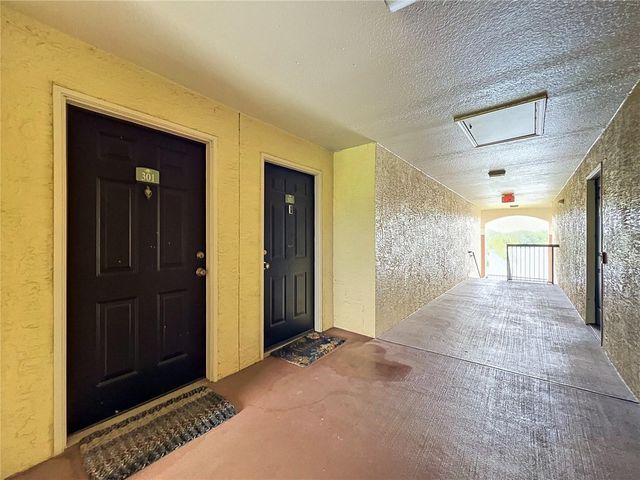 1909 SUMMER CLUB DRIVE 301, Oviedo, FL 32765