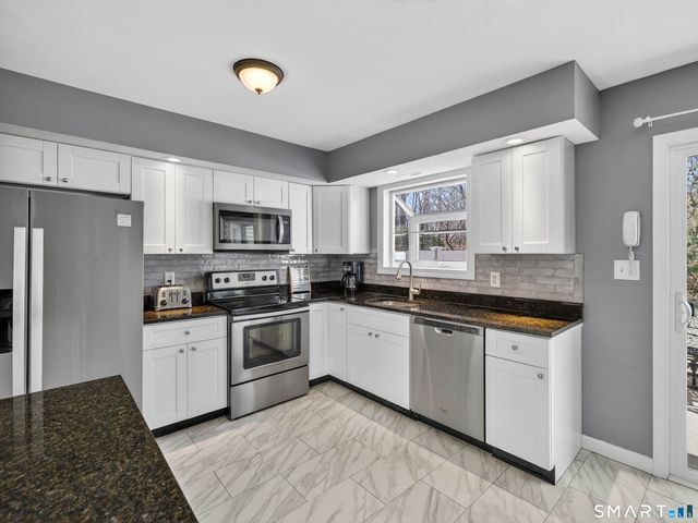 1 Wilshire Road B, Madison, CT 06443