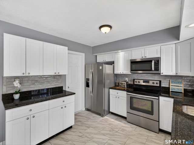 1 Wilshire Road B, Madison, CT 06443