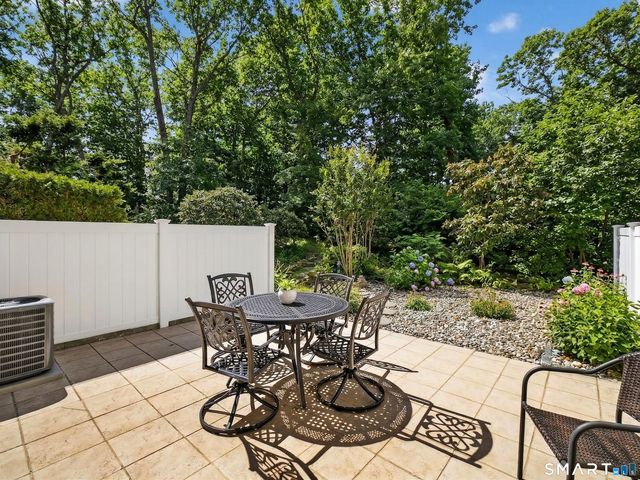 1 Wilshire Road B, Madison, CT 06443