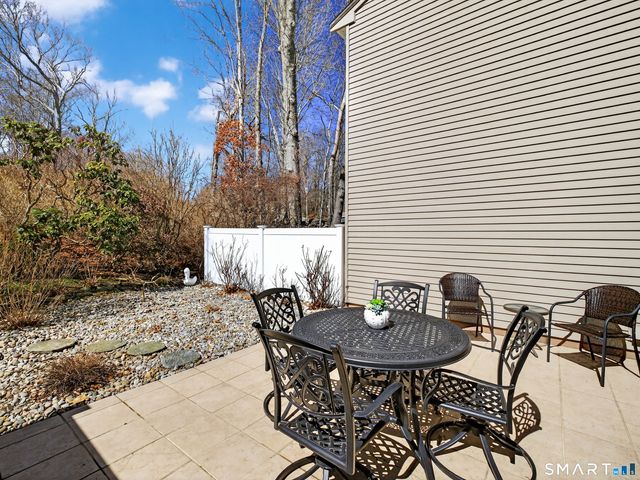 1 Wilshire Road B, Madison, CT 06443