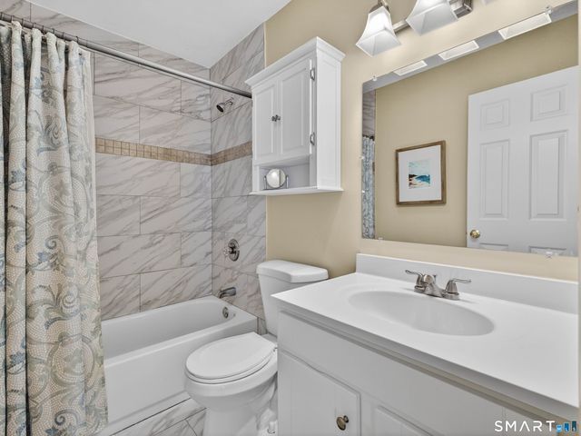 1 Wilshire Road B, Madison, CT 06443