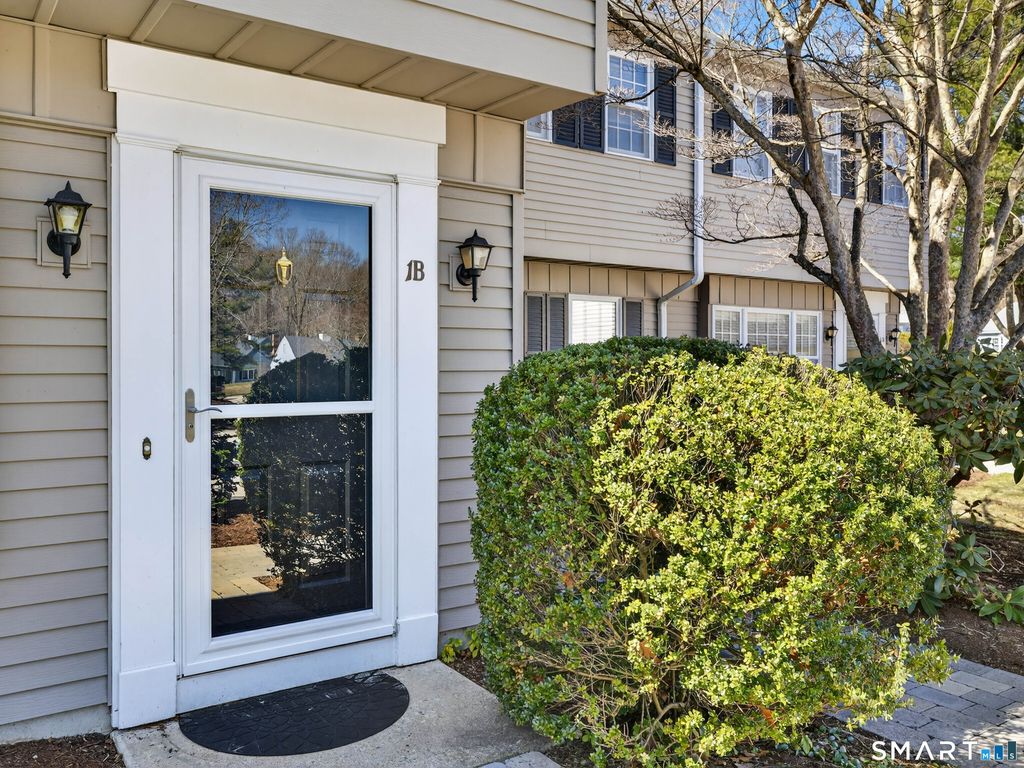 1 Wilshire Road B, Madison, CT 06443