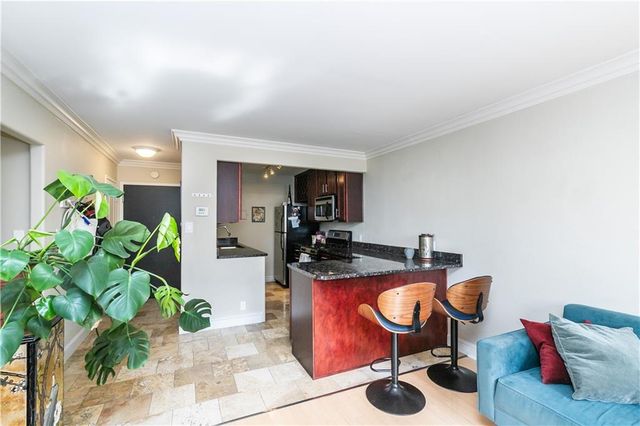 700 E 8th Street 14G, Kansas City, MO 64106