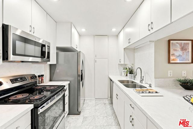 7742 Redlands Street D2052, Playa Del Rey, CA 90293
