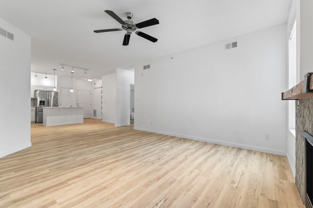 10325 Providence Drive 102, Johnston, IA 50131