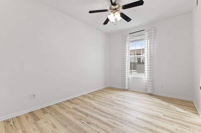 10325 Providence Drive 102, Johnston, IA 50131