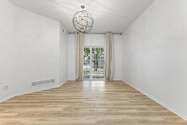 10325 Providence Drive 102, Johnston, IA 50131