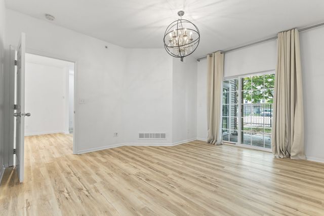 10325 Providence Drive 102, Johnston, IA 50131