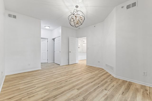 10325 Providence Drive 102, Johnston, IA 50131