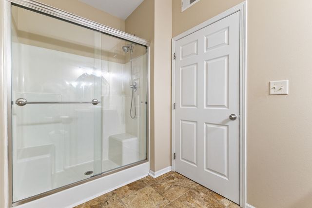 10325 Providence Drive 102, Johnston, IA 50131