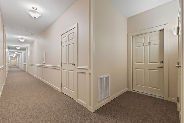 10325 Providence Drive 102, Johnston, IA 50131