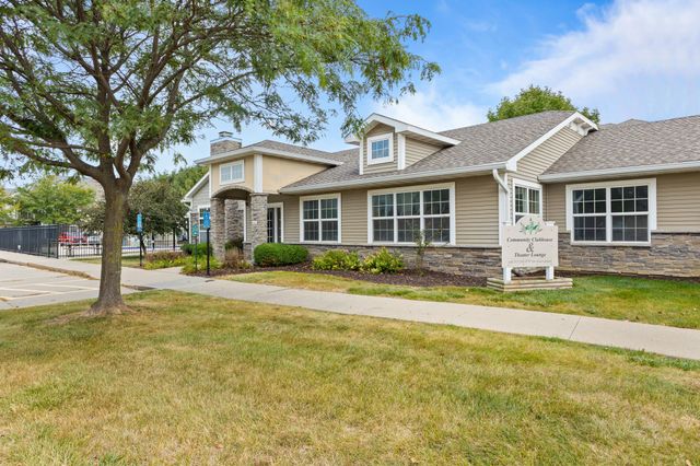 10325 Providence Drive 102, Johnston, IA 50131