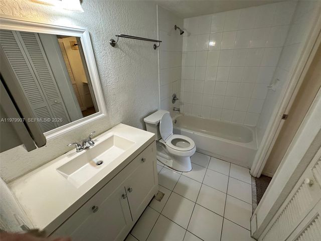 9350 Fontainebleau Blvd 513, Miami, FL 33172