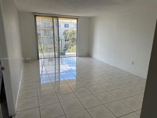 9350 Fontainebleau Blvd 513, Miami, FL 33172
