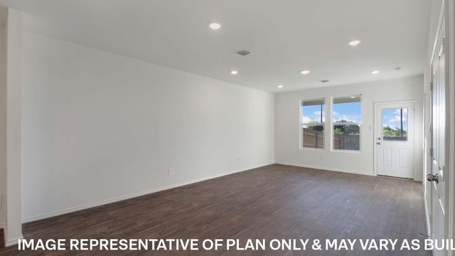 207B HARRISON XING, Uhland, TX 78640