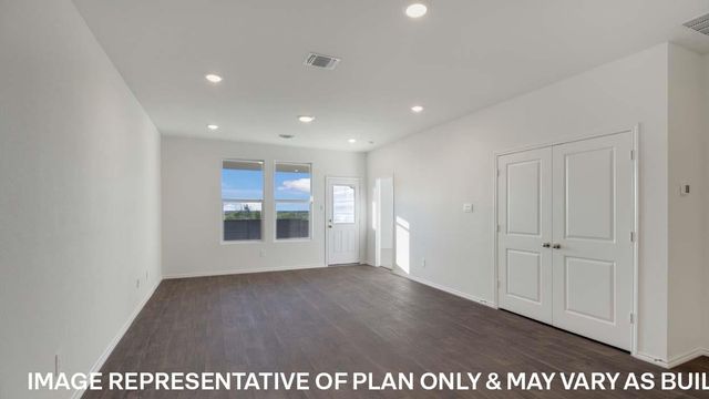 207B HARRISON XING, Uhland, TX 78640