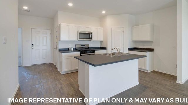 207B HARRISON XING, Uhland, TX 78640