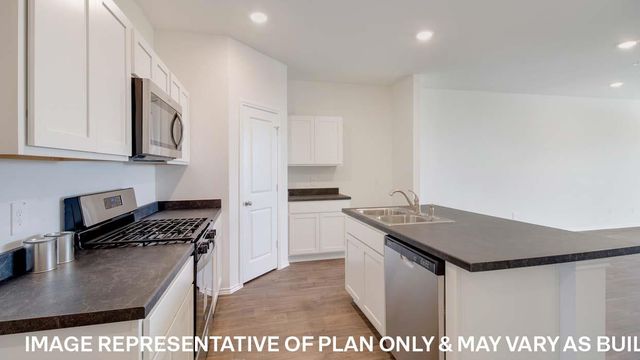 207B HARRISON XING, Uhland, TX 78640