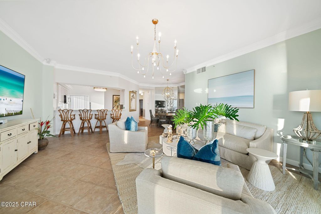 Image 15 of property listing at 8601 W Surf 15 - Drive 15w, Panama City Beach, FL 32408