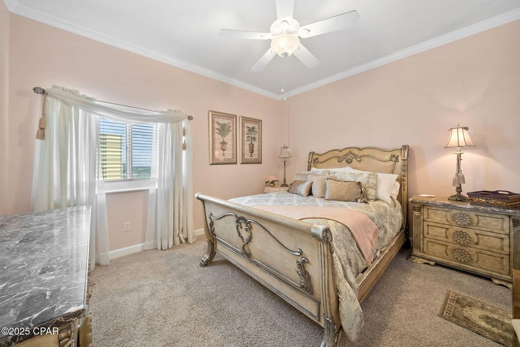 Image 36 of property listing at 8601 W Surf 15 - Drive 15w, Panama City Beach, FL 32408