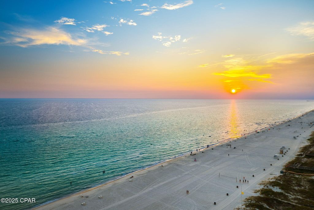 Image 46 of property listing at 8601 W Surf 15 - Drive 15w, Panama City Beach, FL 32408