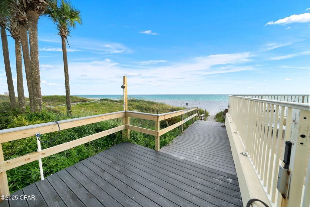 Image 47 of property listing at 8601 W Surf 15 - Drive 15w, Panama City Beach, FL 32408