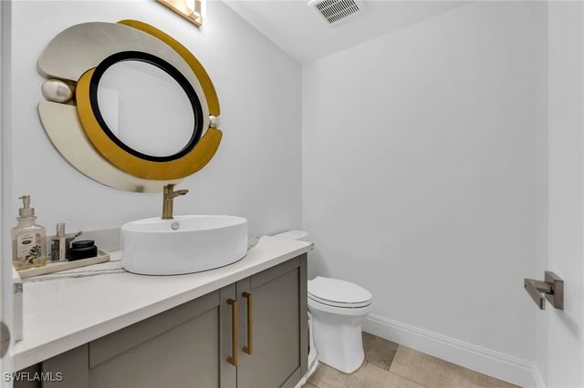 6659 Livingston Woods LN, Naples, FL 34109