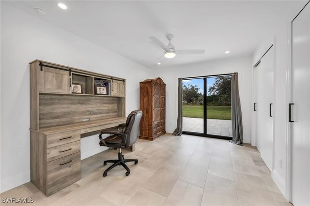 6659 Livingston Woods LN, Naples, FL 34109